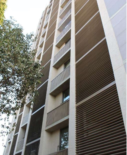 Metalium I Facade Systems I V72 Half Oval Shaped Metal Panel