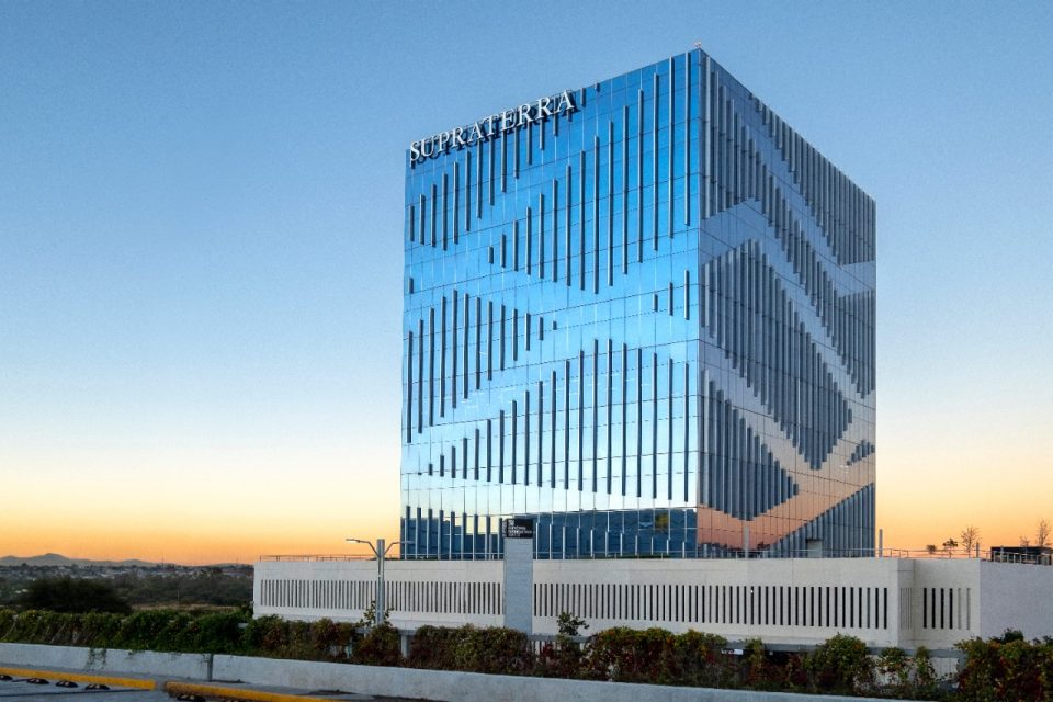 Guardian Glass Royal blue 20 I Blue l SunGuard® Solar I Guardian Glass